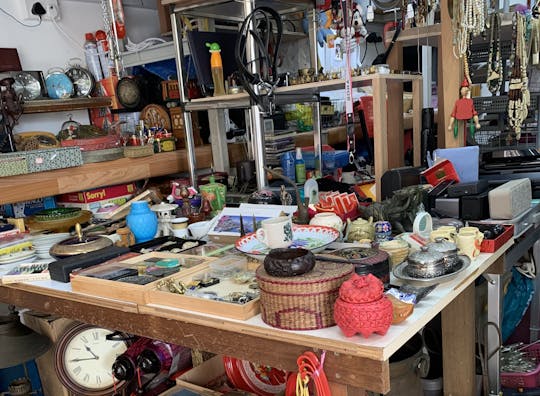 Connecting with Singapore's local community walking tour