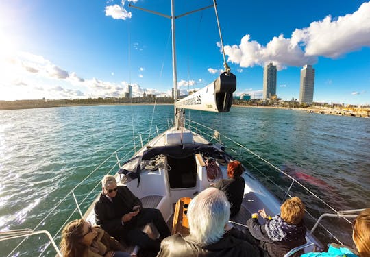 Viaggio privato in barca a vela a Barcellona