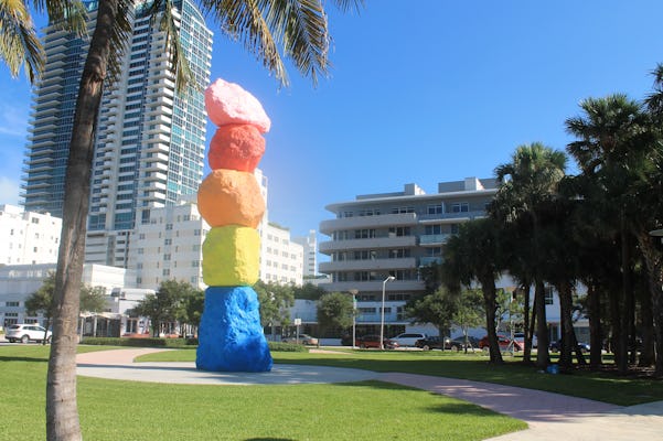 Jogo de exploração e passeio em Miami Beach Versace