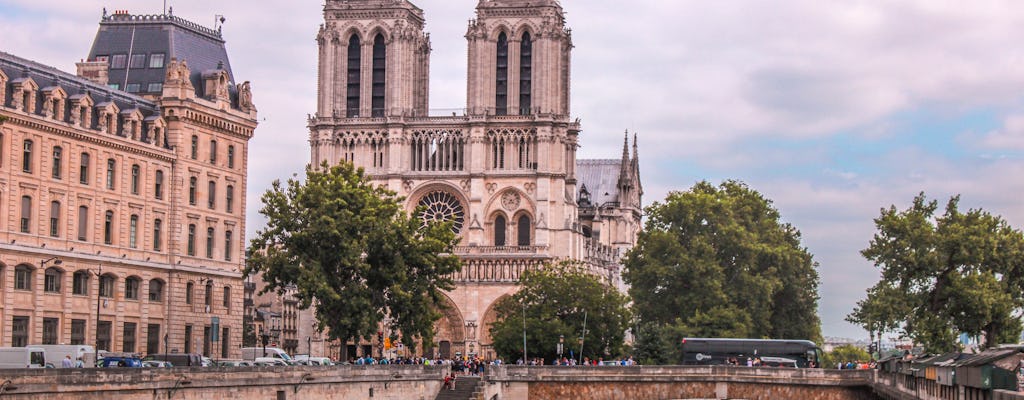 Tour e gioco di esplorazione romantico di Parigi