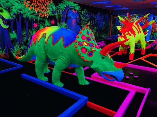Ticket voor GLOBALLS midgetgolfervaring in Brighton Marina