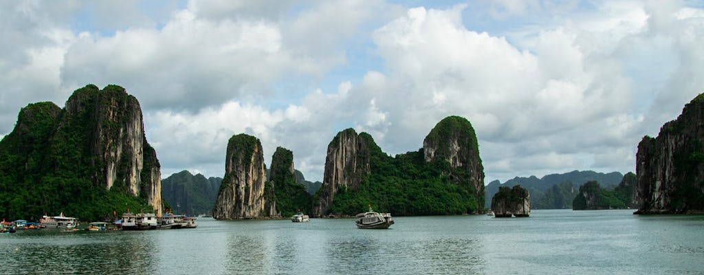 Excursión de un día en barco y cuevas a la bahía de Ha Long desde Ha Noi