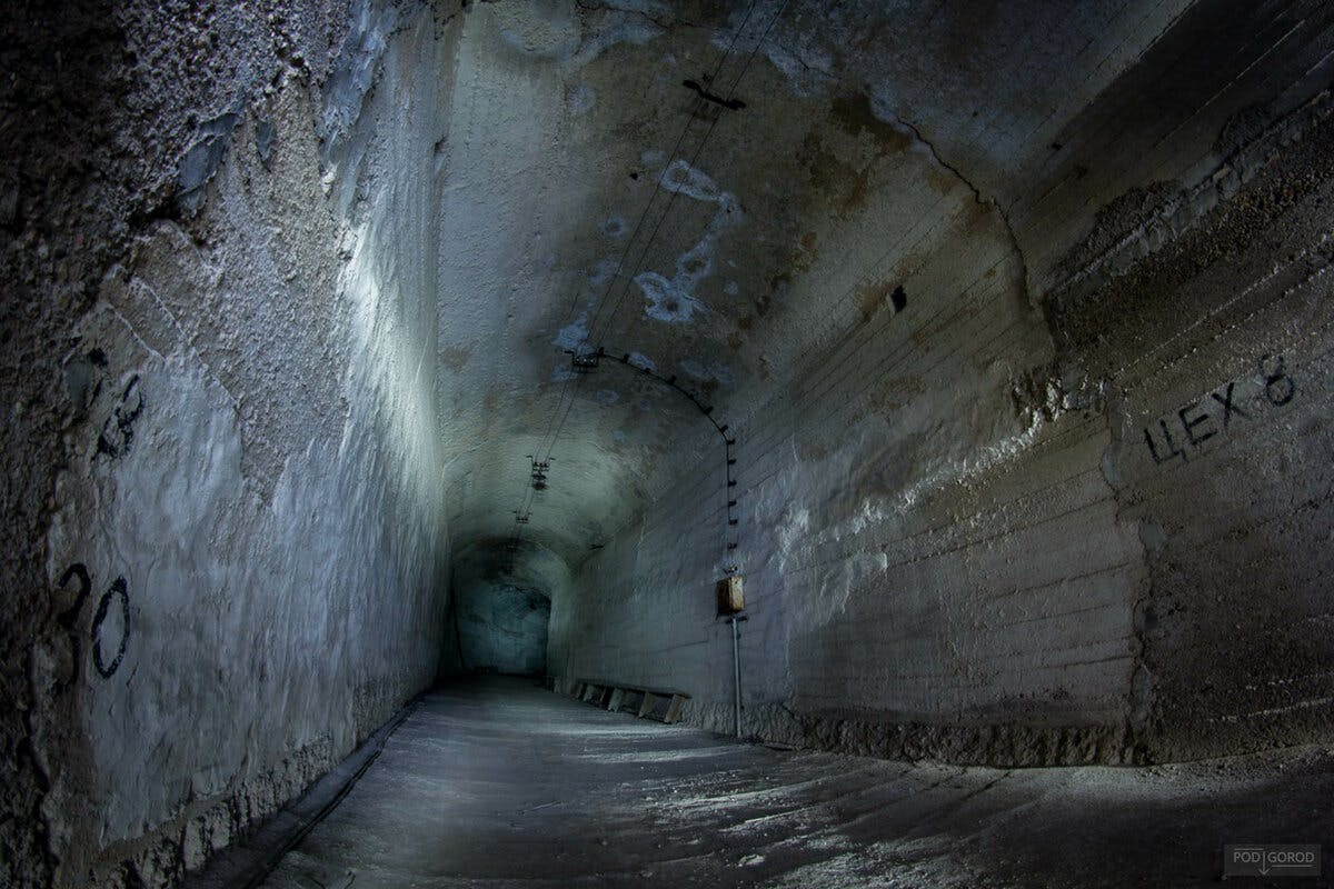 Guided tour of the dungeons under Vladivostok