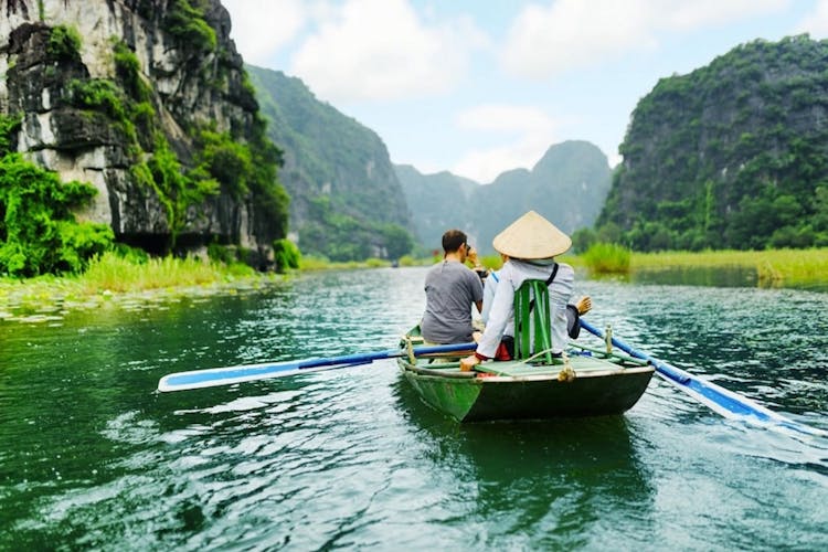 Boat trip to Perfume Pagoda and cable car to Huong Tich Cave from Ha Noi