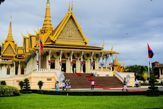 Półdniowa wycieczka do Muzeum Narodowego i Pałacu Królewskiego w Phnom Penh