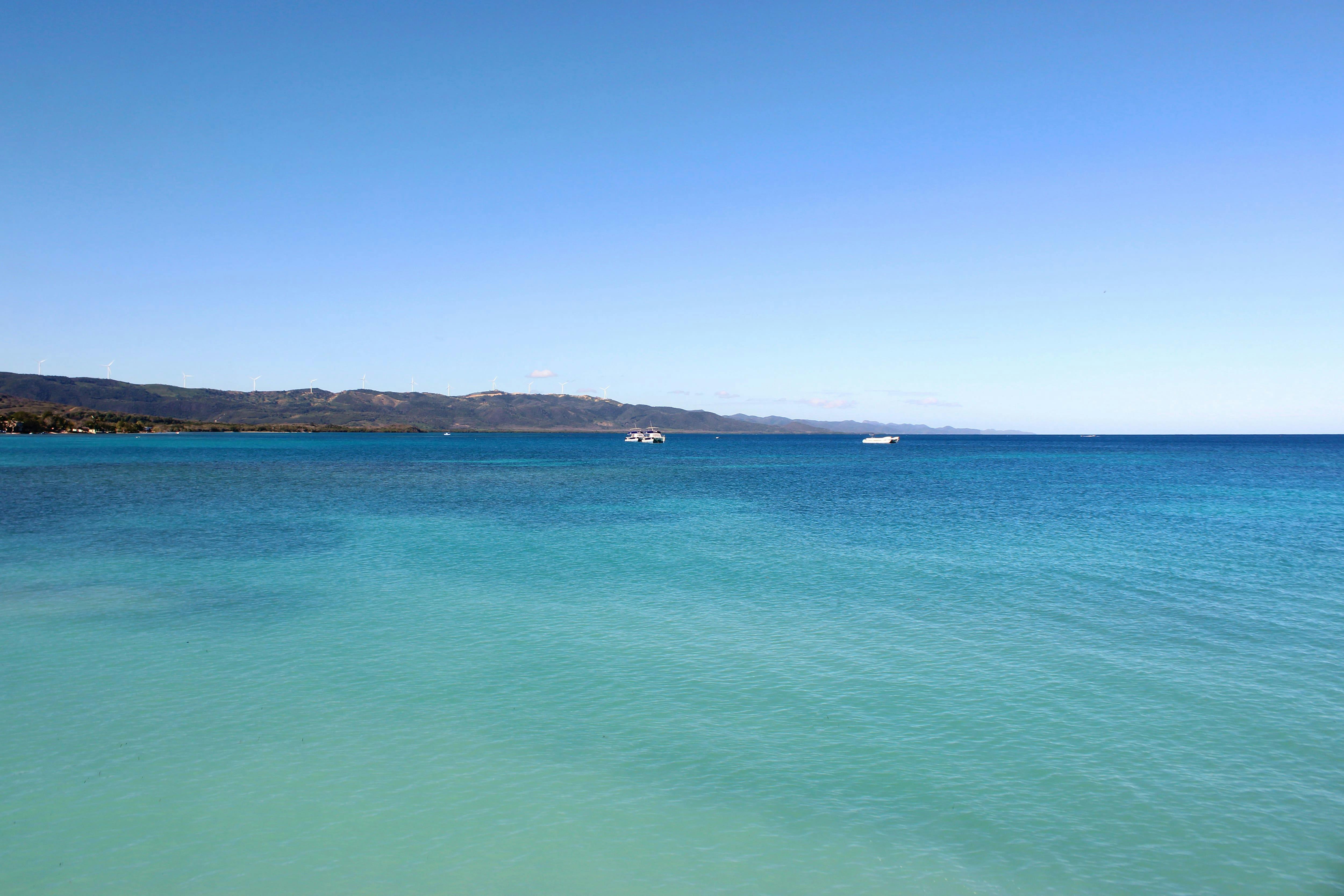 Cayo Arena Catamaran Tour with Cigar Factory Visit