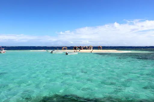 Cayo Arena Catamaran Tour with Cigar Factory Visit