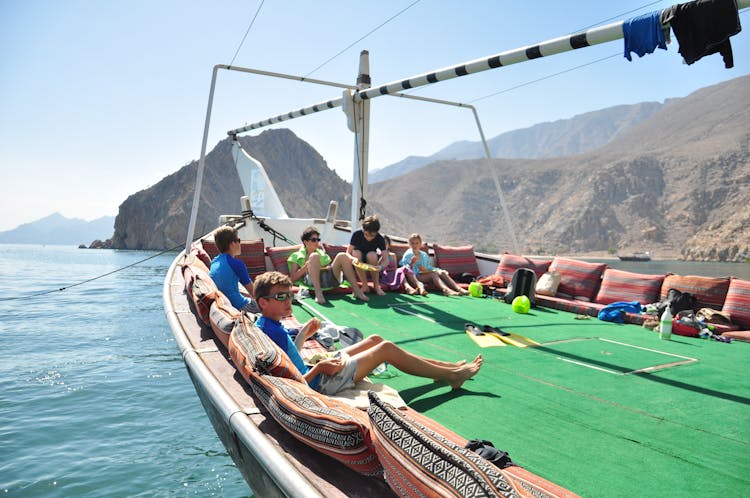 Full-day dhow cruise with snorkeling in Fujairah Dibba