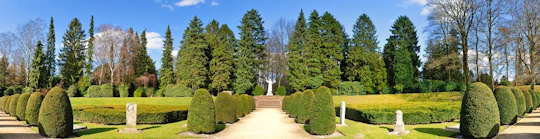 Guided bike tour of the Ohlsdorf cemetery in Hamburg