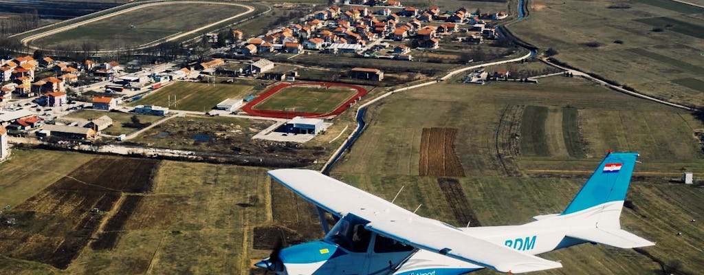 A rota azul-vermelha - voo panorâmico sobre Imotski, Trilj, Omiš e Split