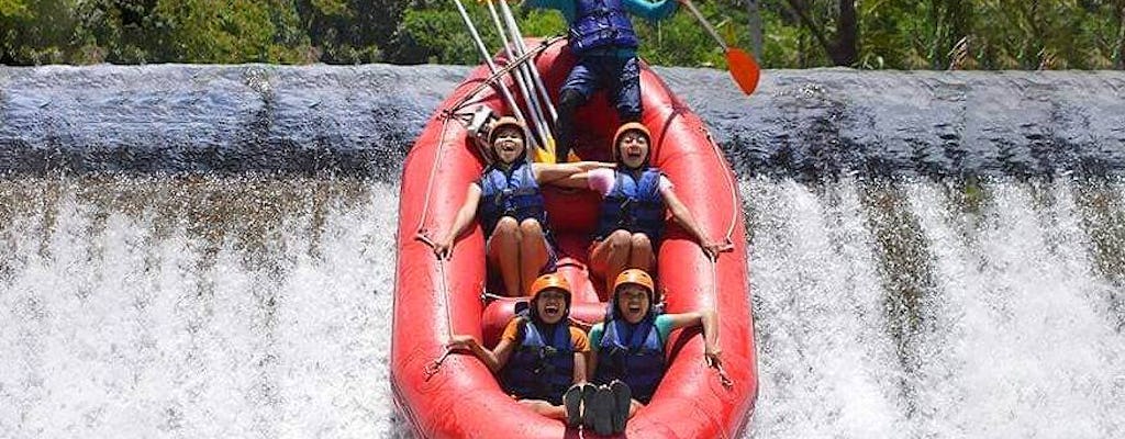 Safari al amanecer en 4x4 en Bali Oriental y rafting en el río Telaga Waja