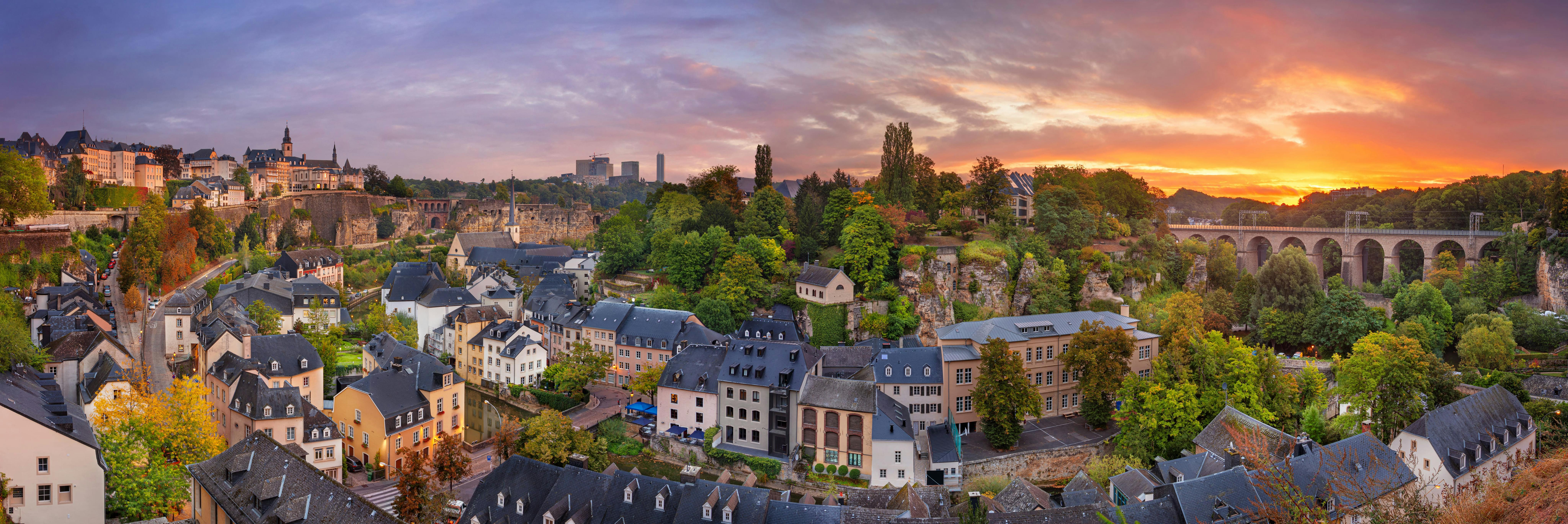 Visite à pied au Luxembourg avec un city trail autoguidé