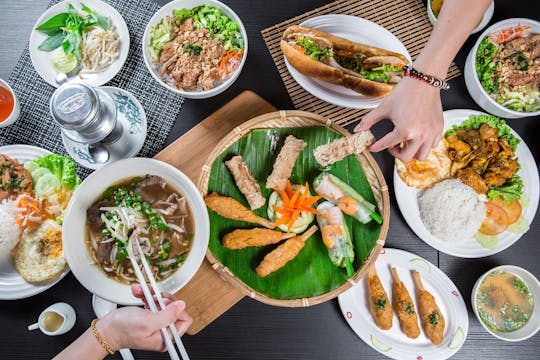 Tour de comida callejera de Hanoi con un blogger gourmet