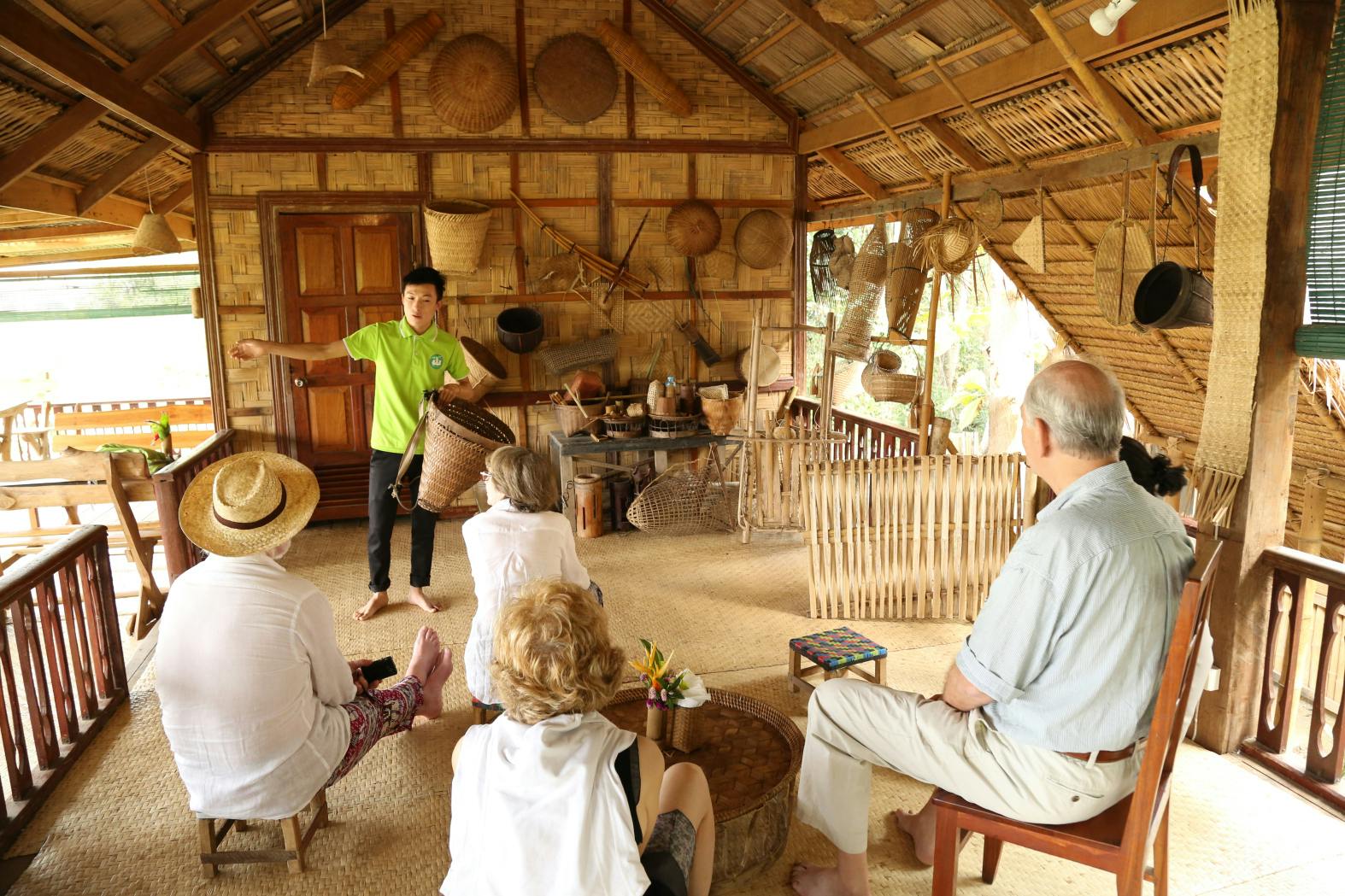 Visita al centro de experiencias de bambú de Luang Prabang en tuk tuk