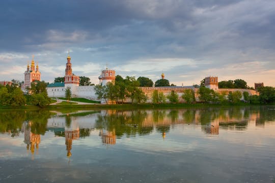 Guided visit of Novodevichy monastery in Moscow