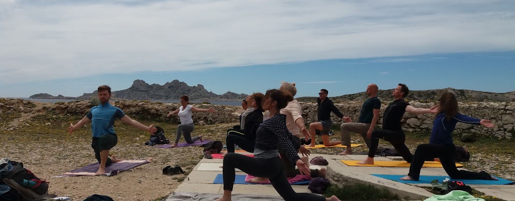 Joga tybetańska i wędrówka po parku narodowym Calanques