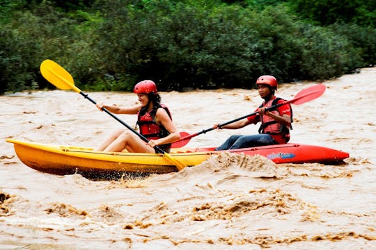Esperienza di kayak di un'intera giornata sul fiume Nam Khan da Luang Prabang
