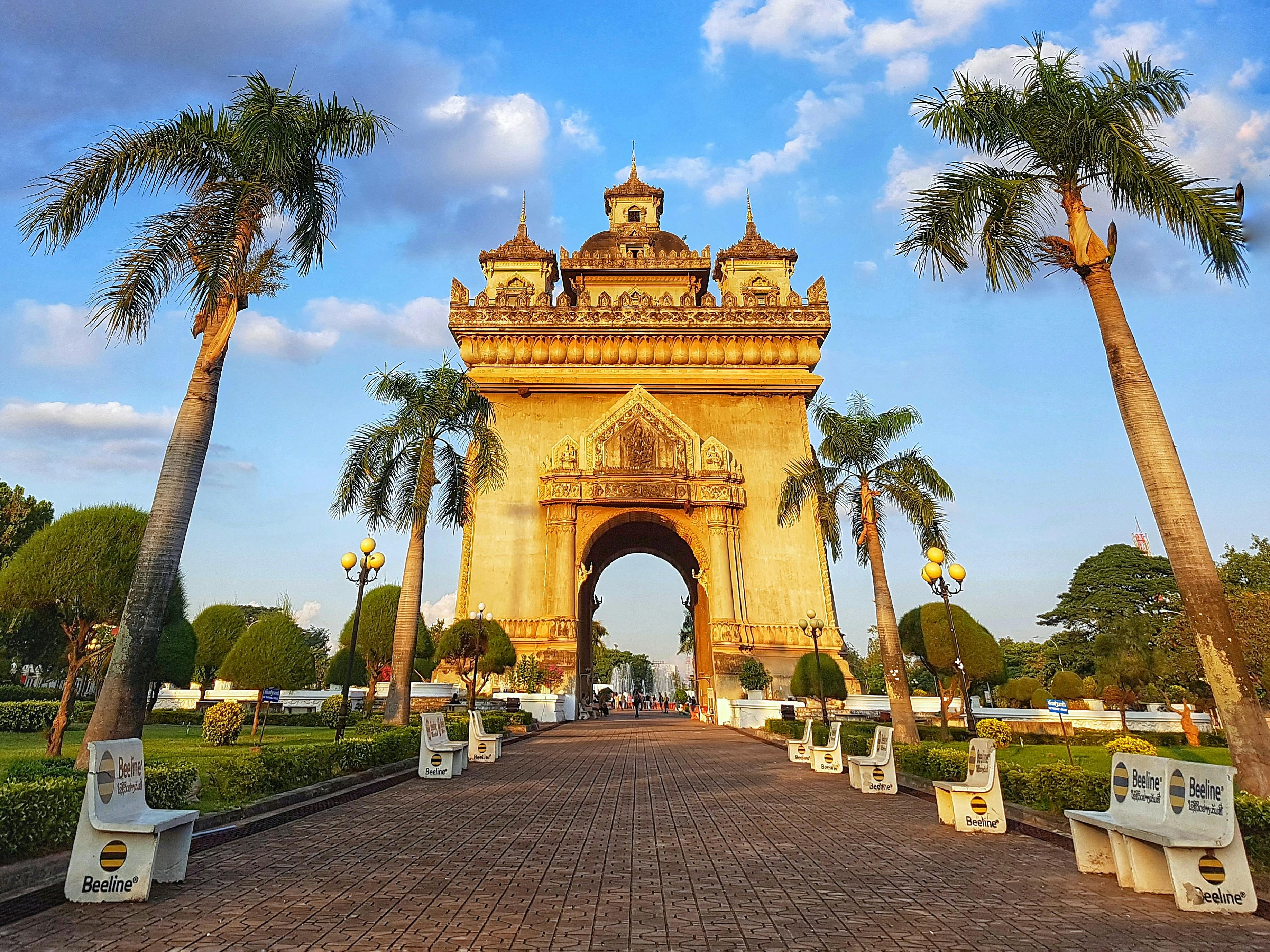 City tour de dia inteiro em Vientiane com visita ao Buddha Park e almoço