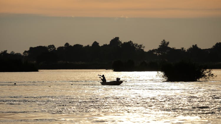 4000 islands, exploring by bike and lunch full-day tour from Pakse