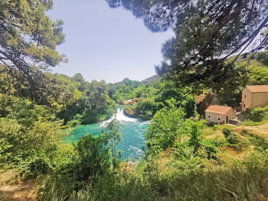 Von Split: Krka-Wasserfall-Tour inklusive Mittagessen