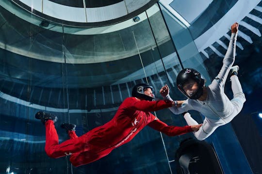 iFLY Rey de Prusia paracaidismo bajo techo