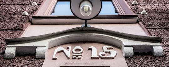 Publiczna wycieczka piesza wzloty i upadki architektury Turku