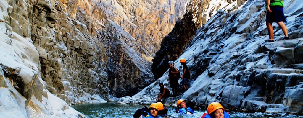 Tour combinado de Wadi Al Mujib y el Mar Muerto con almuerzo