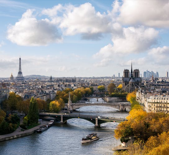 Seine river cruise and Marais walking tour on your smartphone