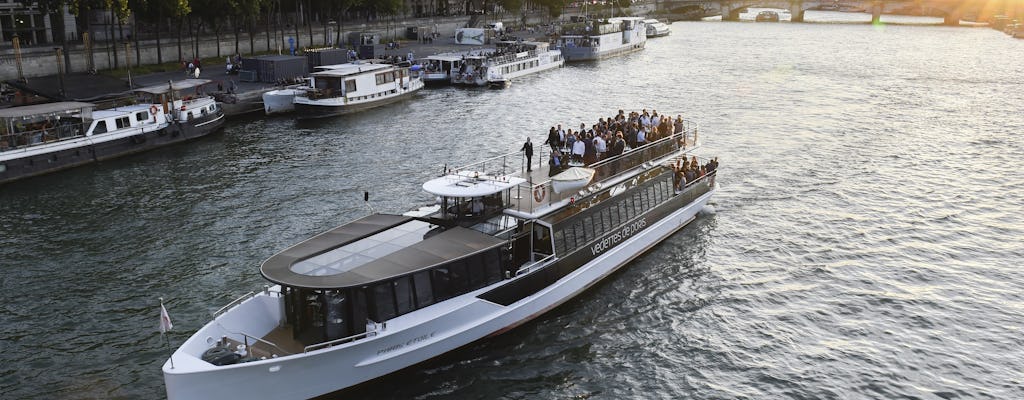 Crucero al atardecer con bebida y visita guiada a pie en tu móvil