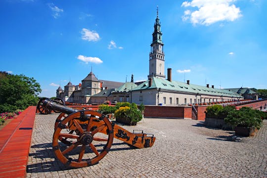Visita al monasterio de Jasna Góra en Czestochowa con recogida en el hotel