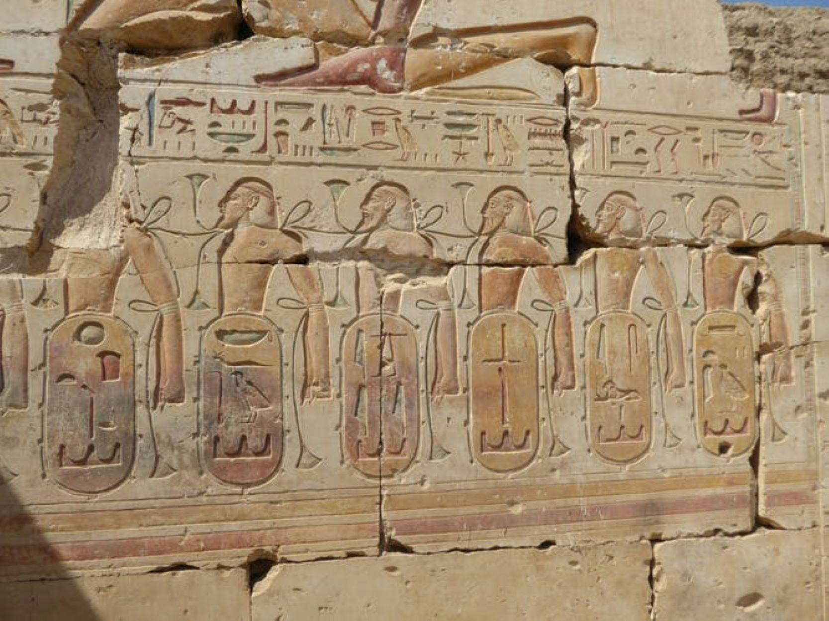 Os templos de Dendera e Abydos de Luxor