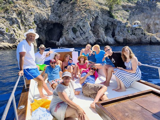 Tour por la mañana en barco por Taormina