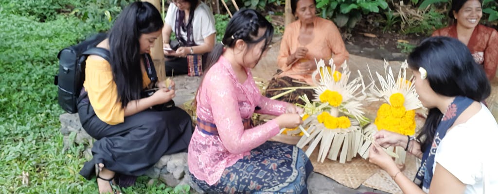 Workshop di offerta di rituali indù di Bali