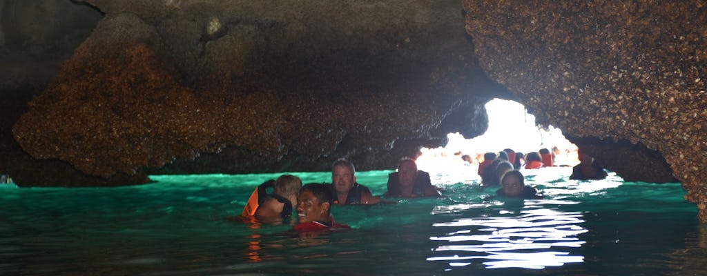 Excursion d'une journée complète aux quatre îles et à la grotte d'émeraude