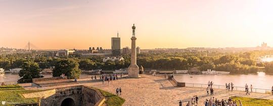 Visita guiada aos pontos fotogênicos de Belgrado com um local