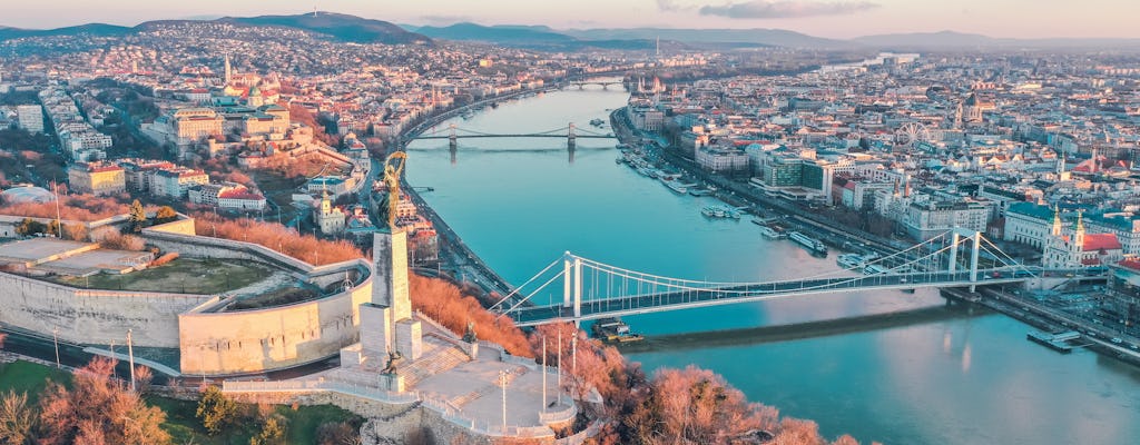 Descubre Budapest en una visita guiada con un local