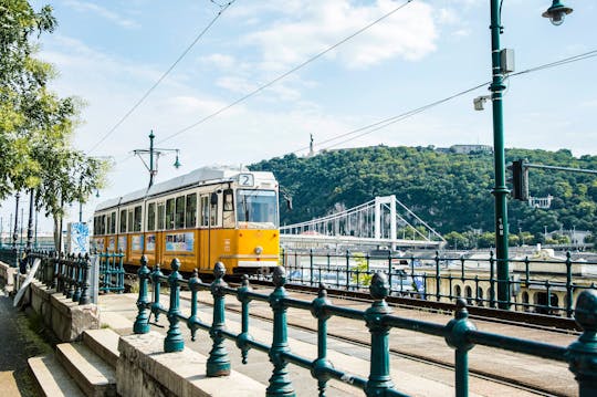 Guided tour to Budapest's photogenic places with a local