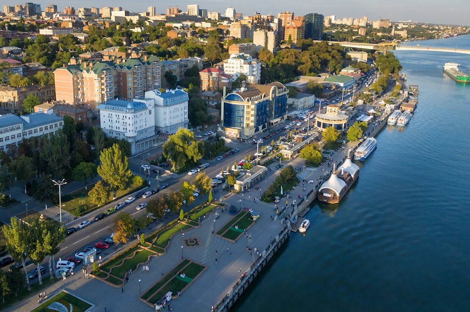 Rostov on don. Набережная Ростова-на-Дону. Панорама набережной Ростова на Дону. Ростов на Дону река. Ростов на Дону Дон.