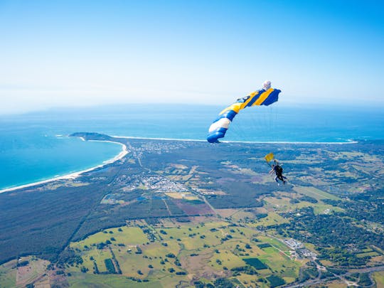 Skydiving experience over Byron Bay