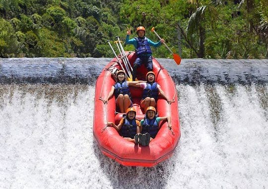Ost-Bali Geländewagen-Safari bei Sonnenaufgang und Fluss Telaga Waja Rafting