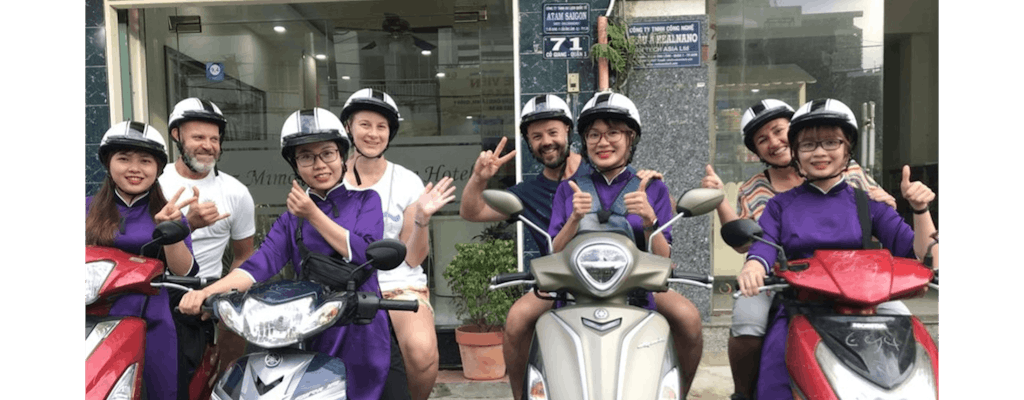 Visite gastronomique en scooter à Ho Chi Minh-Ville de nuit avec un hôte local