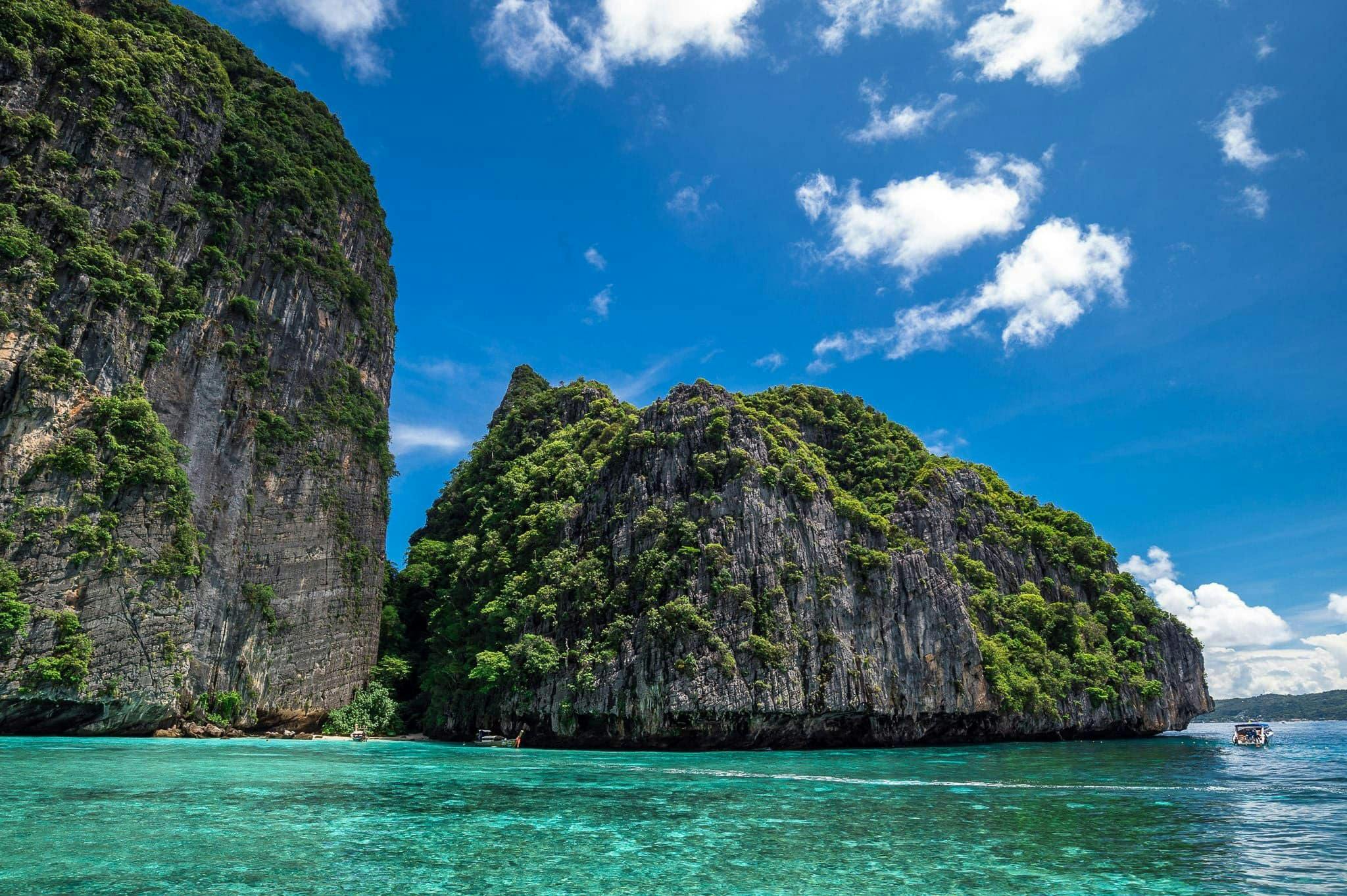 Phi Phi Islands Speedboat Tour with Ton Sai Beach Lunch