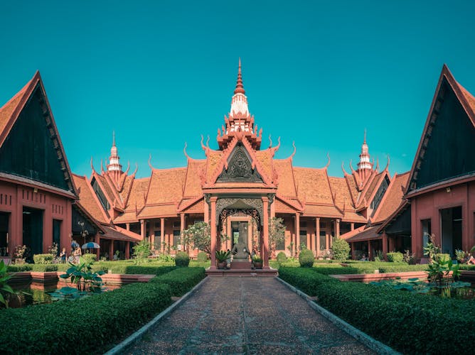 Half-day Phnom Penh private city tour