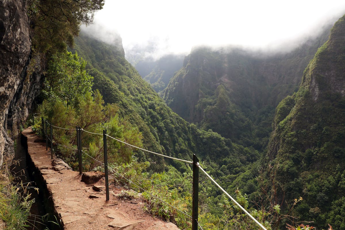 Caldeirão Verde Walk (from the West)