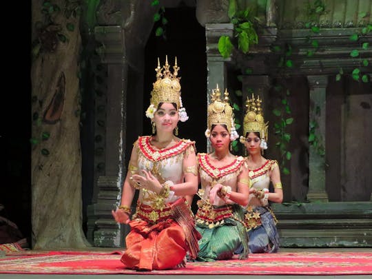 Kolacja z występem Apsary w Siem Reap