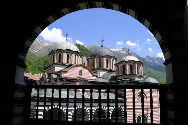 Excursión autoguiada de un día al monasterio de Rila y la iglesia de Boyana desde Sofía