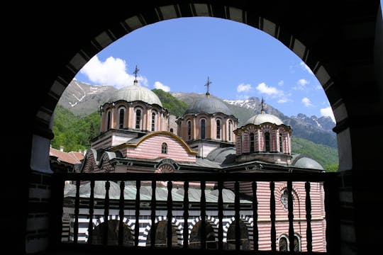 Excursión autoguiada de un día al monasterio de Rila y la iglesia de Boyana desde Sofía