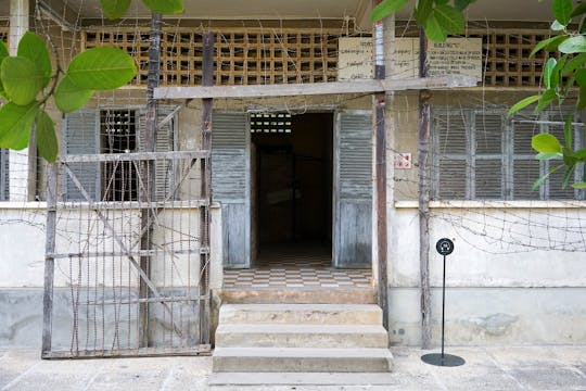 Half-day private tour of Tuol Sleng Museum and Killing Fields