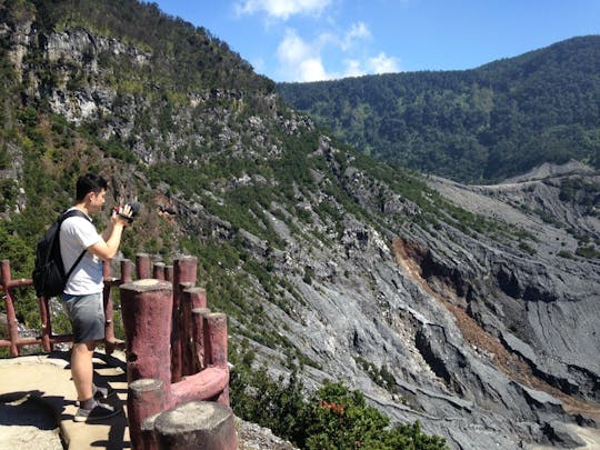 Однодневный тур по вулкану Тангкубан Пераху из Бандунга