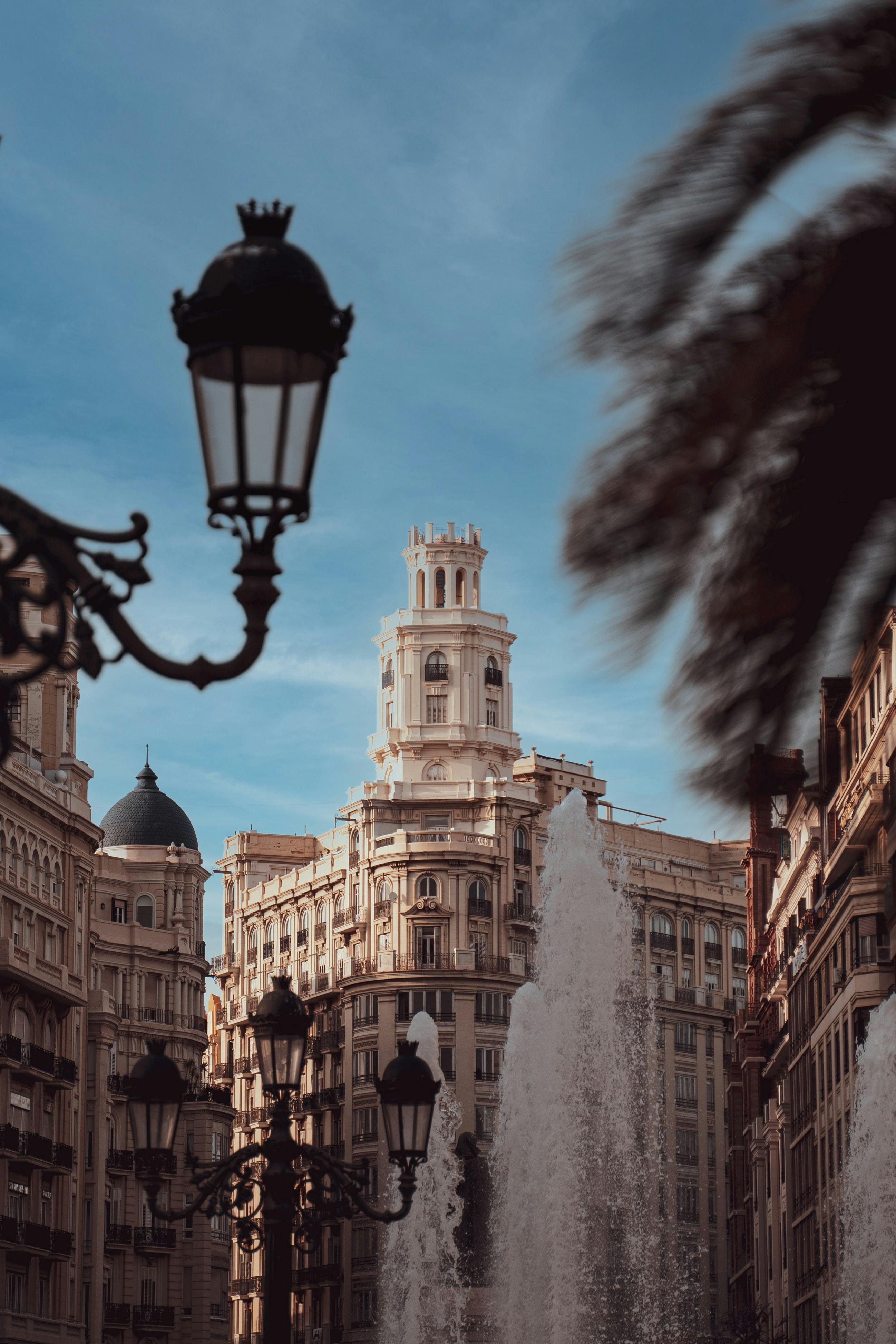 Guided tour to Valencia's photogenic places with a local